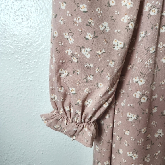 Flower & Feather Smocked Long Sleeve Floral Midi Dress Medium - Picture 7 of 16